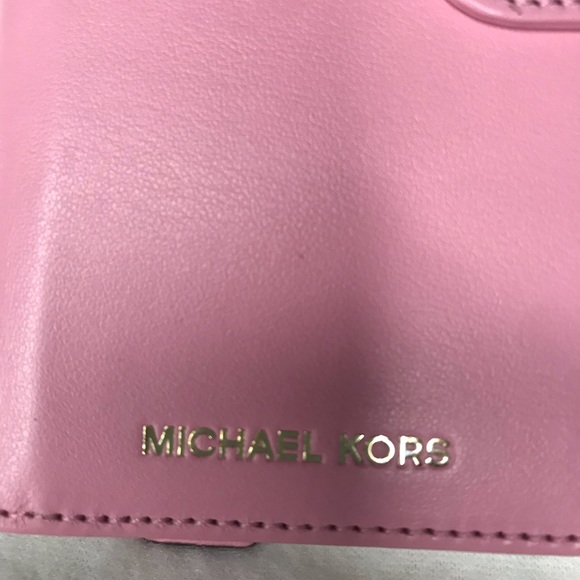 Michael Kors Pink Wallet case iPhone X - Picture 4 of 6
